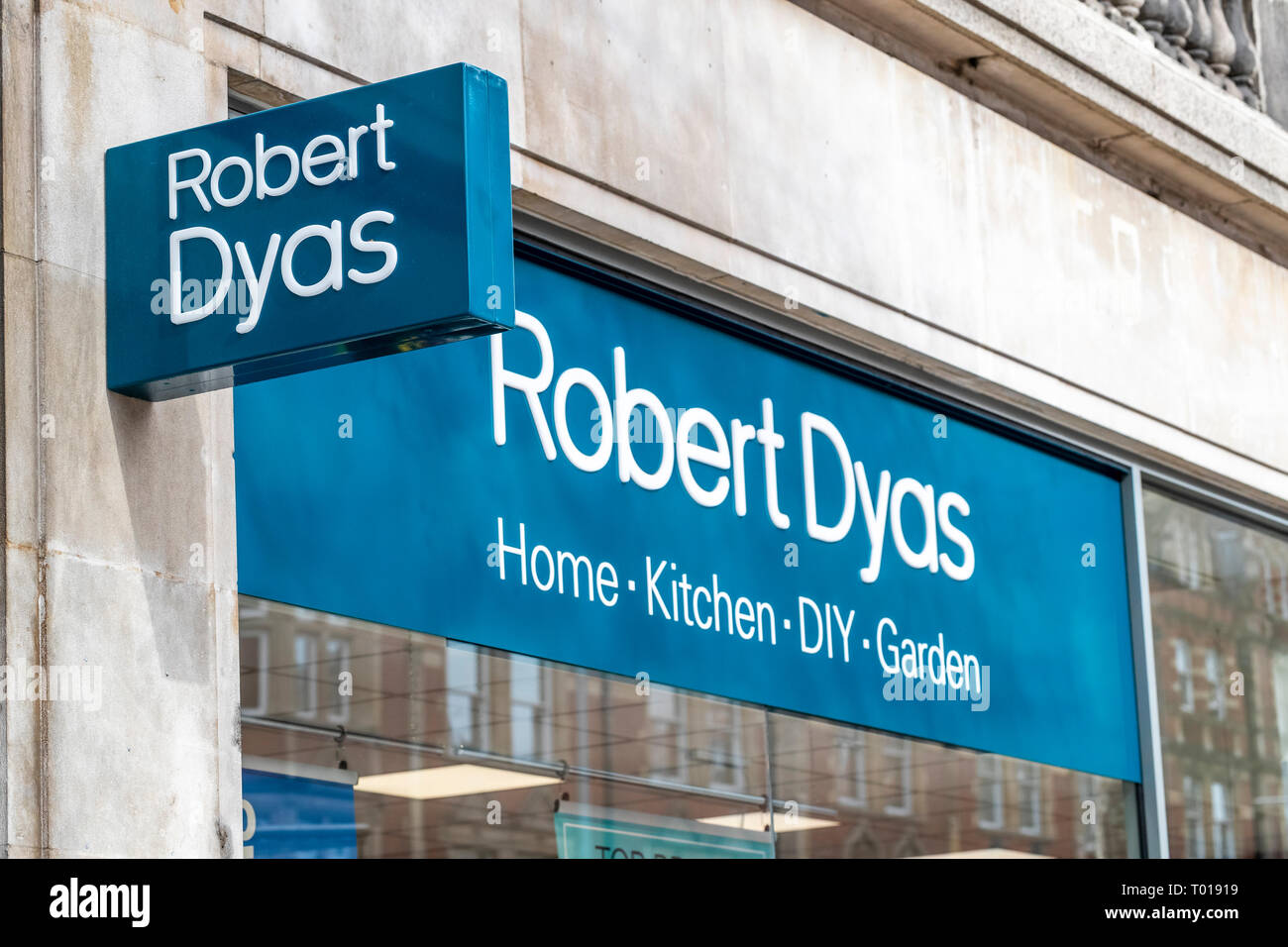 'robert dyas' hires stock photography and images Alamy