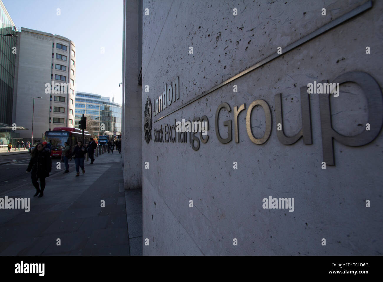 London stock exchange hi-res stock photography and images - Alamy