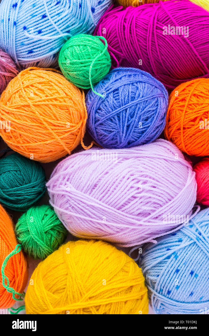 knitting ball of yarn and knitting needles Stock Photo Alamy