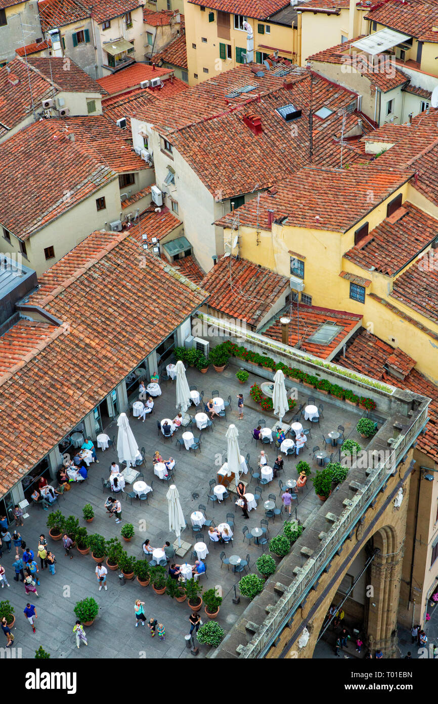 Rooftop restaurant above the Loggia dei Lanzi, seen from the Palazzo Vecchio Florence, Tuscany, Italy Stock Photo