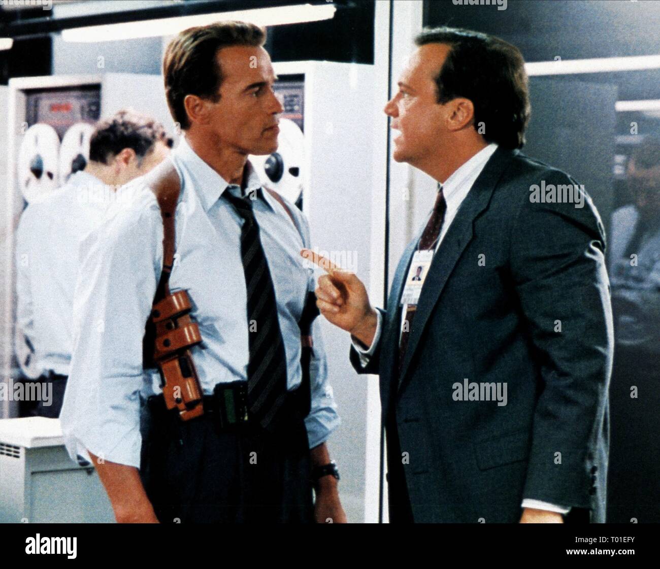 Arnold Schwarzenegger Tom Arnold True Lies 1994 Stock Photo Alamy
