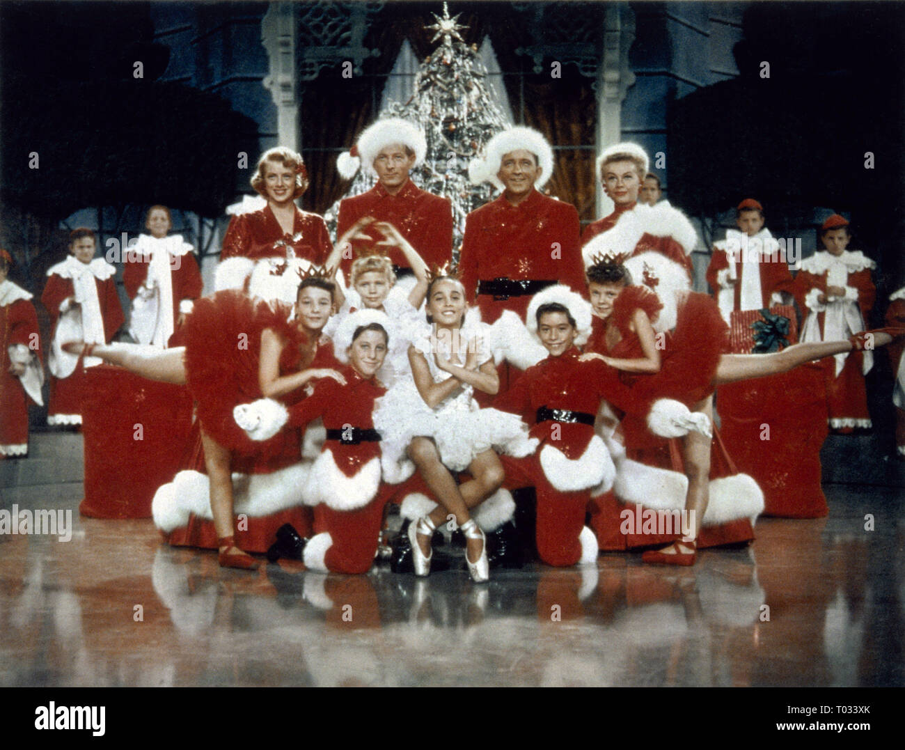 WHITE CHRISTMAS, ROSEMARY CLOONEY, DANNY KAYE, BING CROSBY , VERA-ELLEN, 1954 Stock Photo