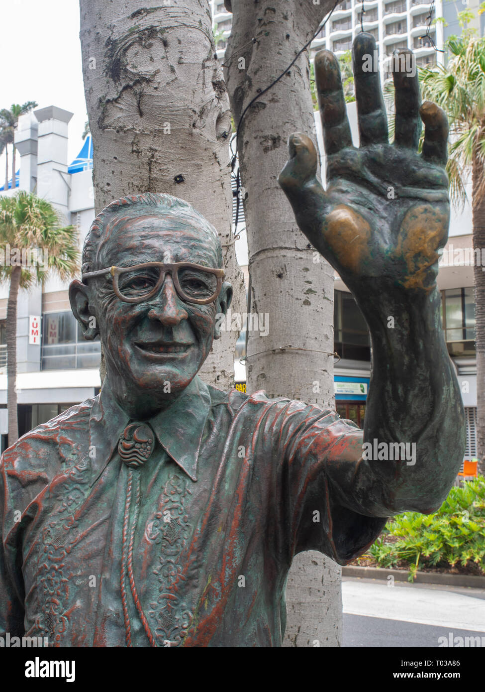 Outdoors statue hi-res stock photography and images - Alamy