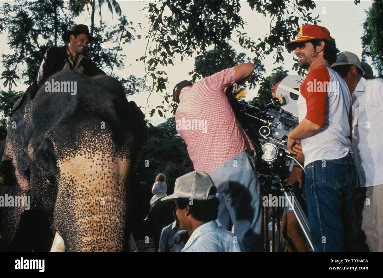 HARRISON FORD,STEVEN SPIELBERG, INDIANA JONES AND THE TEMPLE OF DOOM, 1984 Stock Photo
