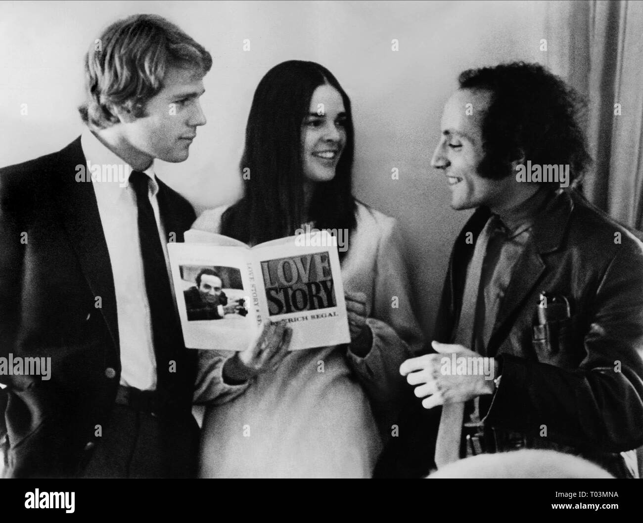 RYAN O'NEAL, ALI MACGRAW &ERICH SEGAL, LOVE STORY, 1970 Stock Photo