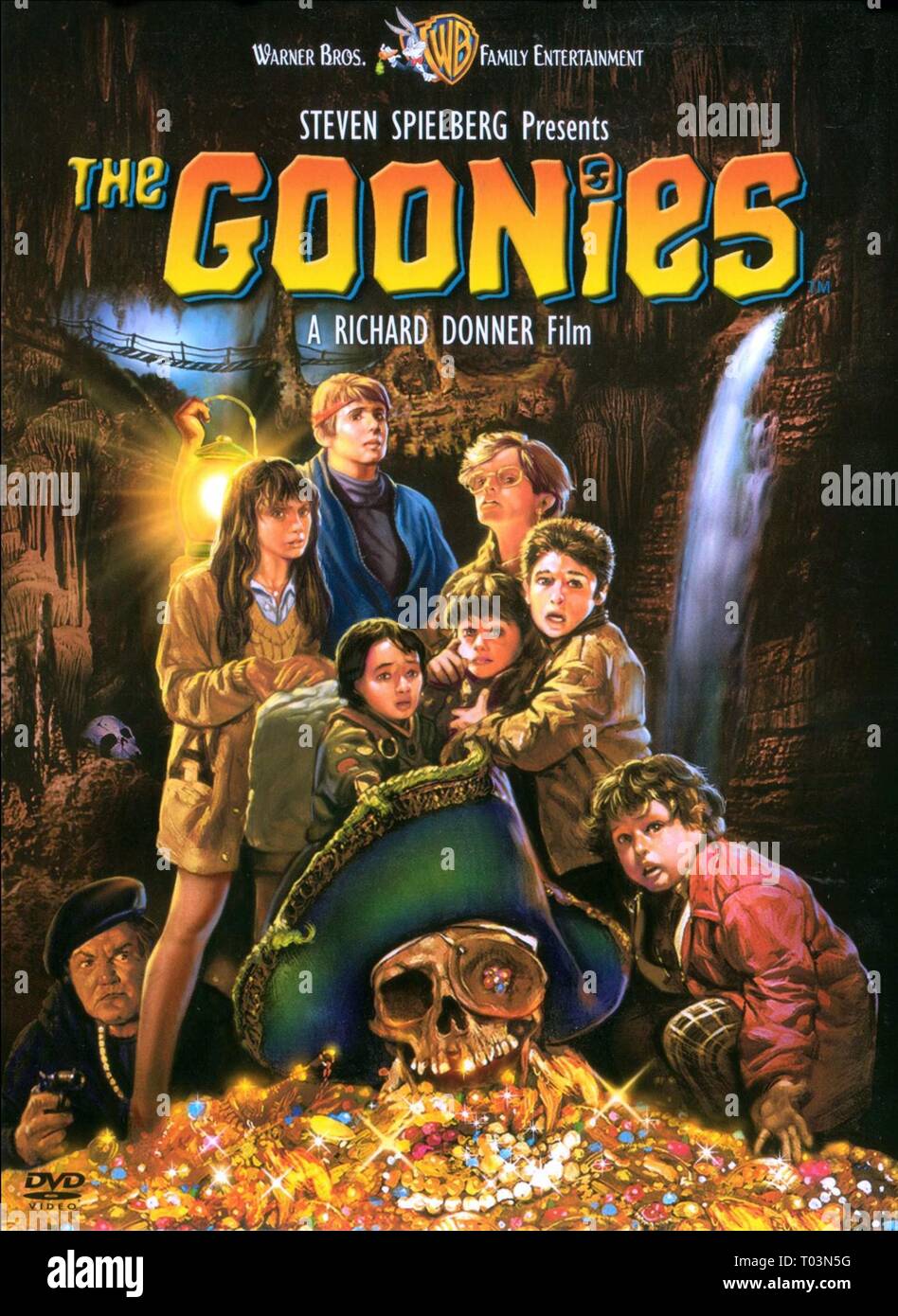 ANNE RAMSEY, KERRI GREEN, JOSH BROLIN, SEAN ASTIN, COREY FELDMAN, JEFF COHEN, JONATHAN KE QUAN POSTER, THE GOONIES, 1985 Stock Photo