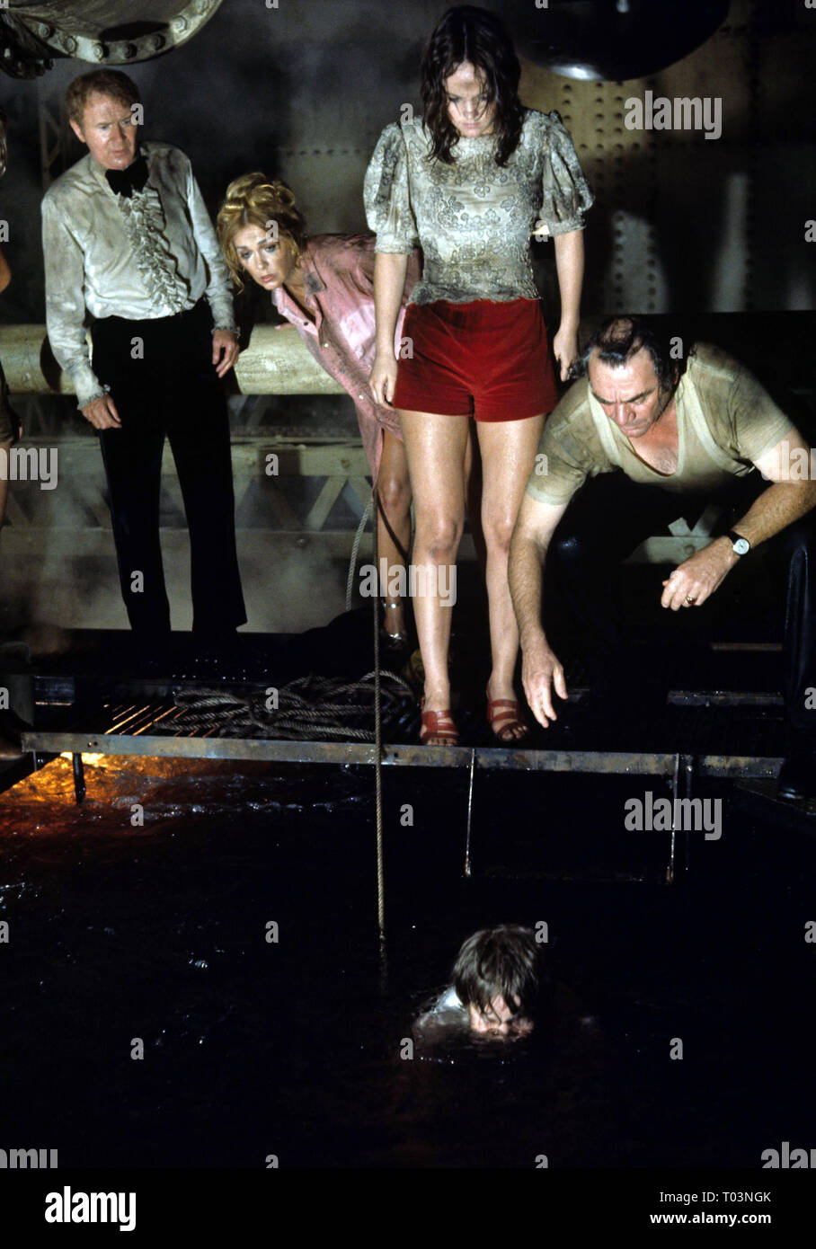 RED BUTTONS, CAROL LYNLEY, PAMELA SUE MARTIN, ERNEST BORGNINE, THE POSEIDON ADVENTURE, 1972 Stock Photo