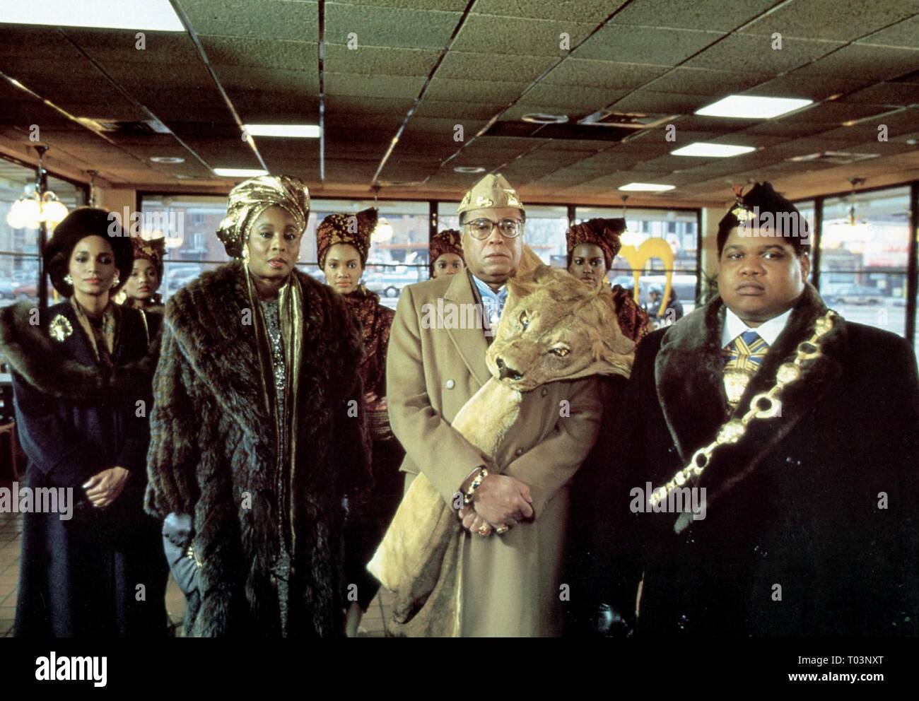 madge-sinclair-james-earl-jones-paul-bates-coming-to-america-1988-T03NXT.jpg