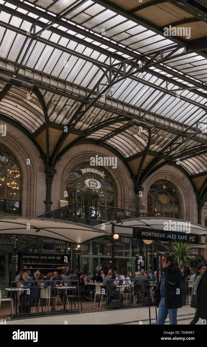 The Gare-de-Lyon railway station is the northern terminus of the Paris-Marseille high speed train line. Stock Photo