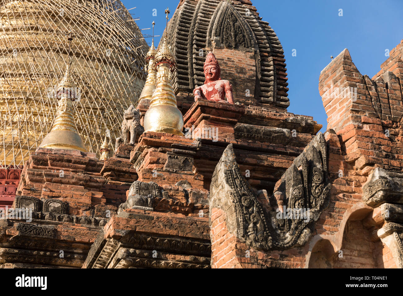 Temples and historical pagodas of the Archaeological Zone in Bagan in the early morning sunlight. Myanmar (Burma). Stock Photo