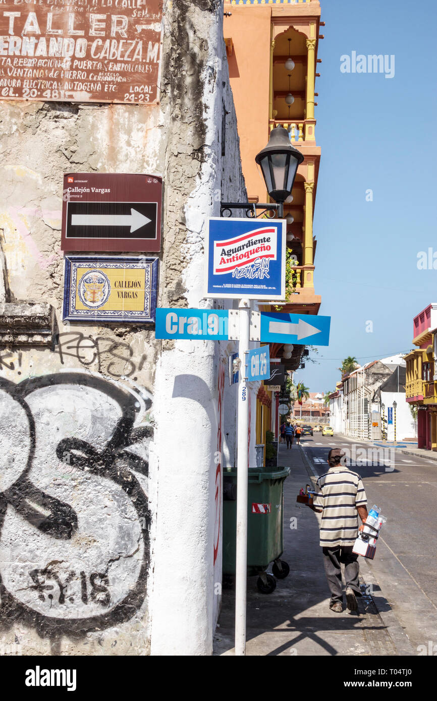 Road Signs in Colombia