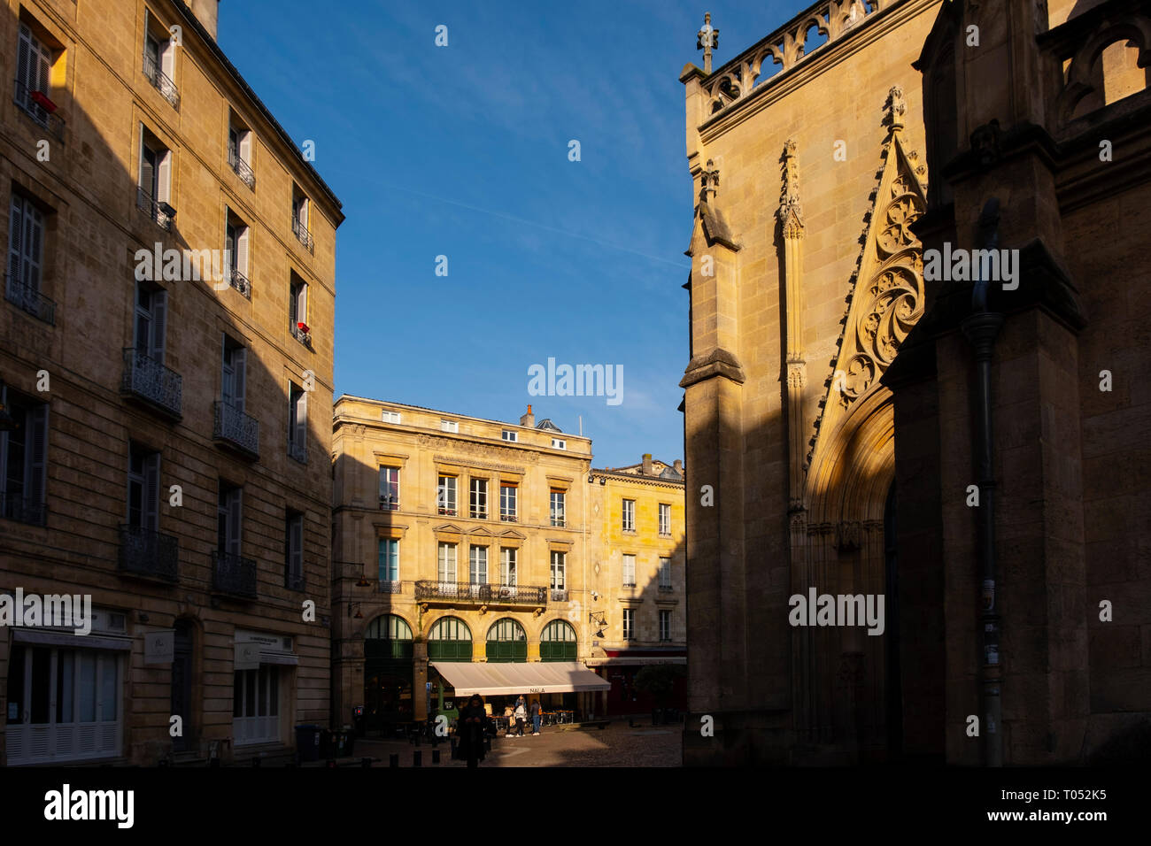 Building in the historic center, Bordeaux. Aquitaine Region, Gironde Department. France Europe Stock Photo