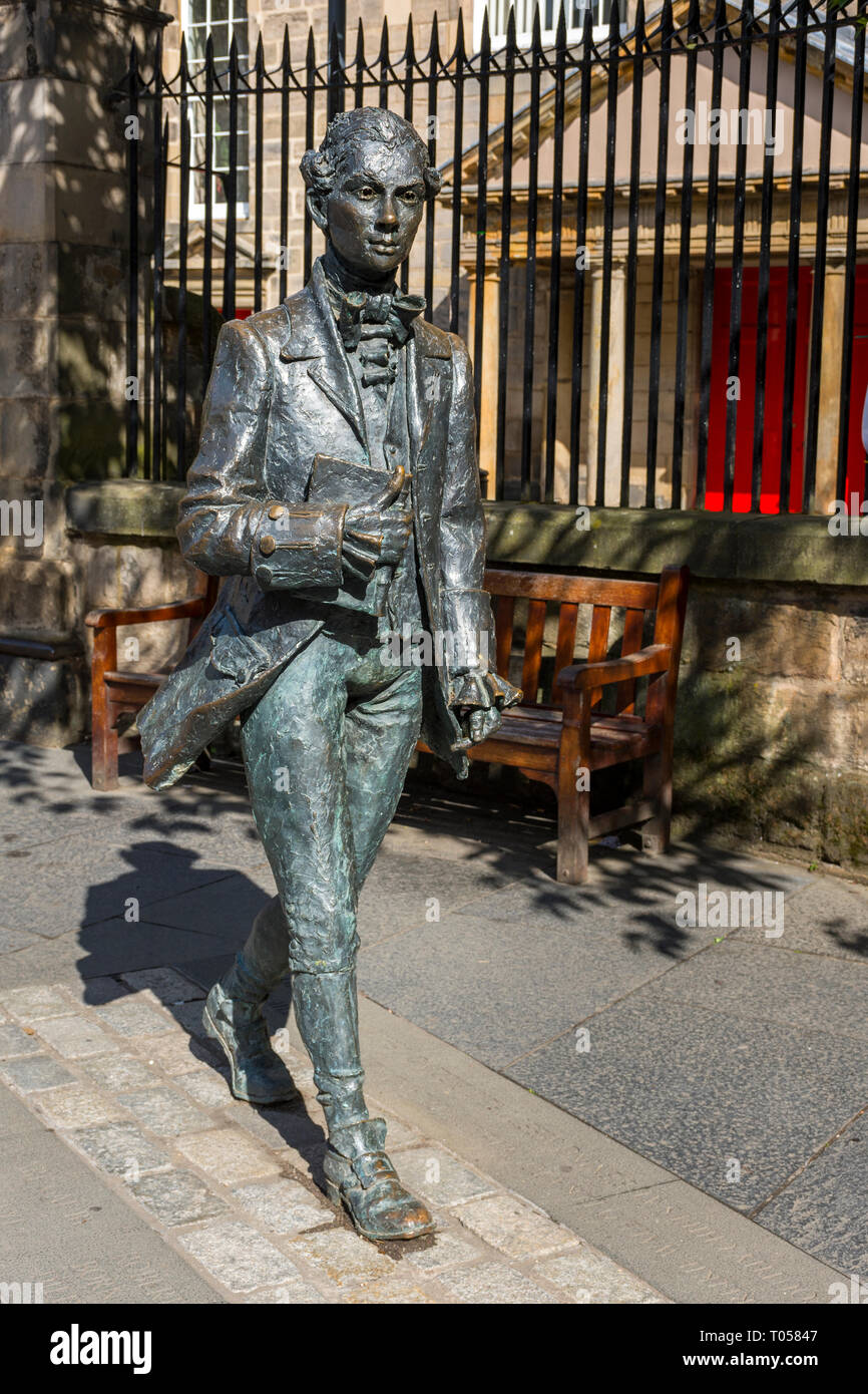 Statue of the poet Robert Fergusson, by David Annand (unveiled 2004), Canongate, Edinburgh, Scotland, UK Stock Photo