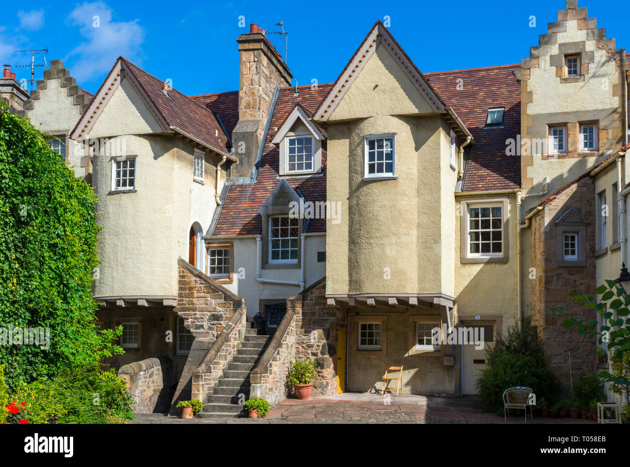 Edinburgh white horse close hires stock photography and images Alamy