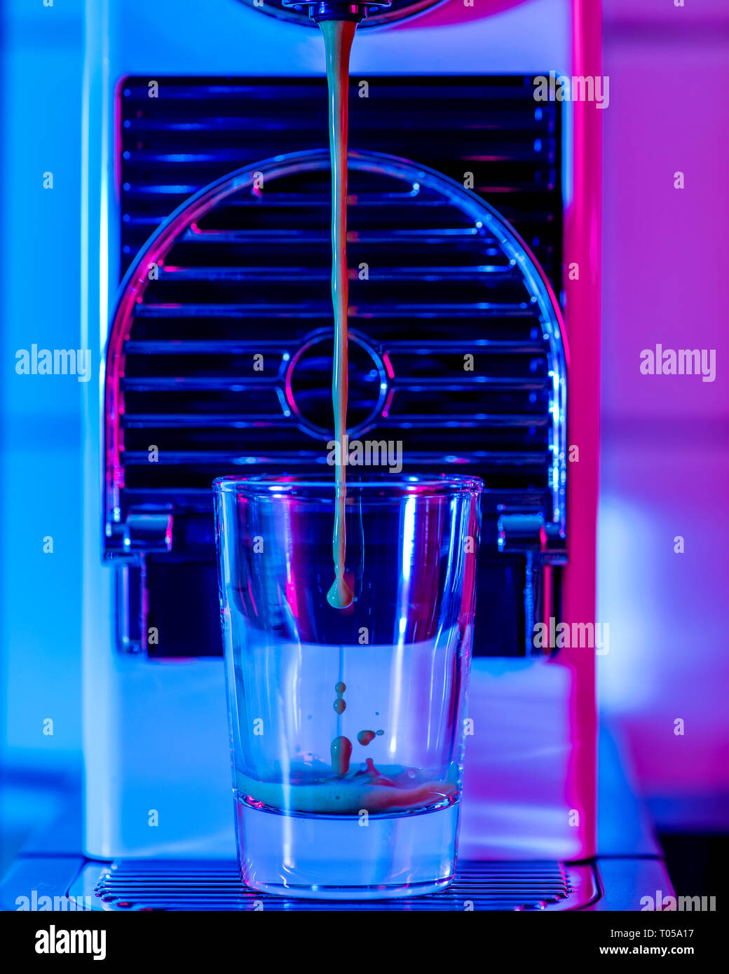 Making espresso hires stock photography and images Alamy