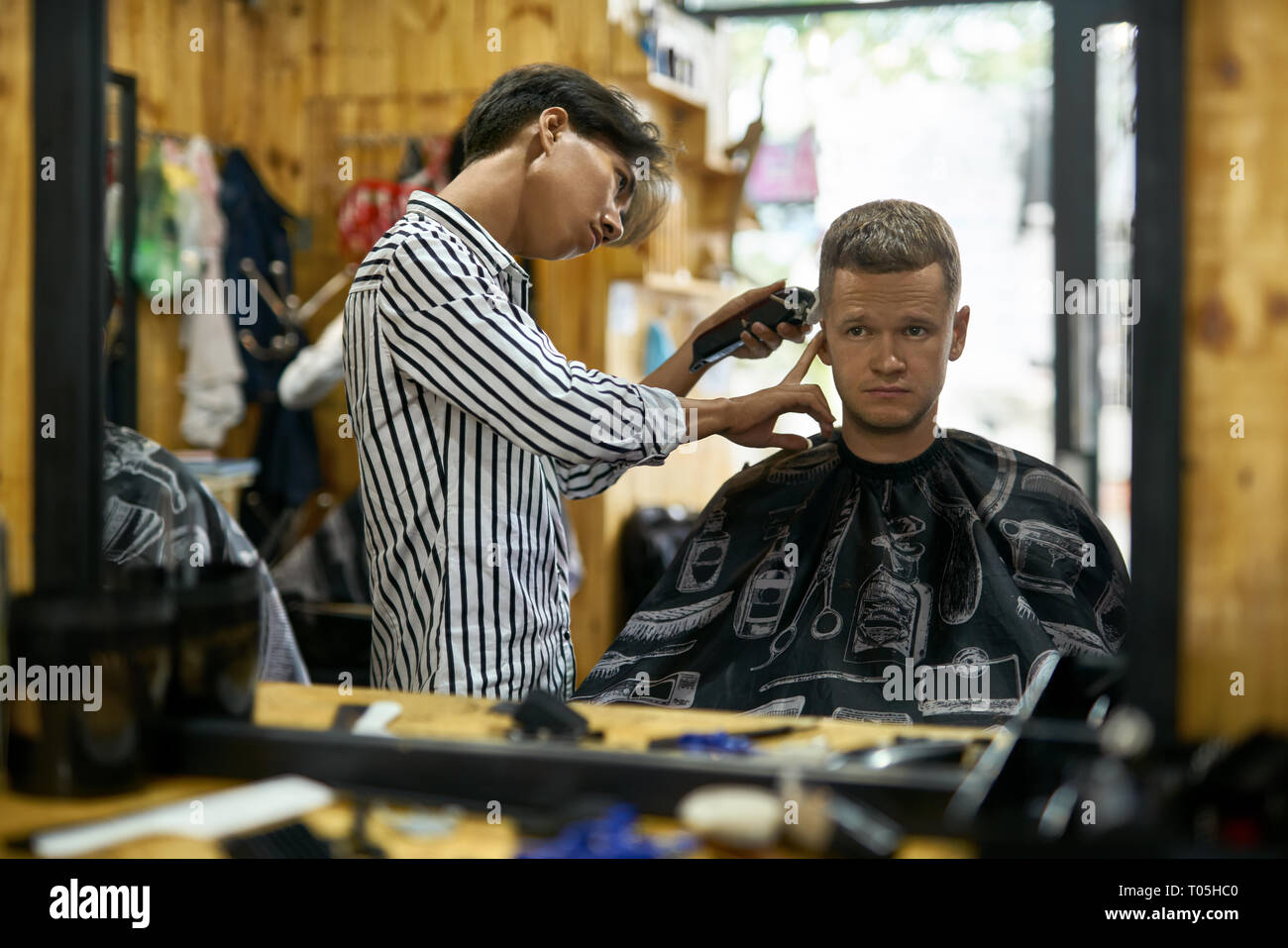 Asian Barbershop High Resolution Stock Photography and Images - Alamy