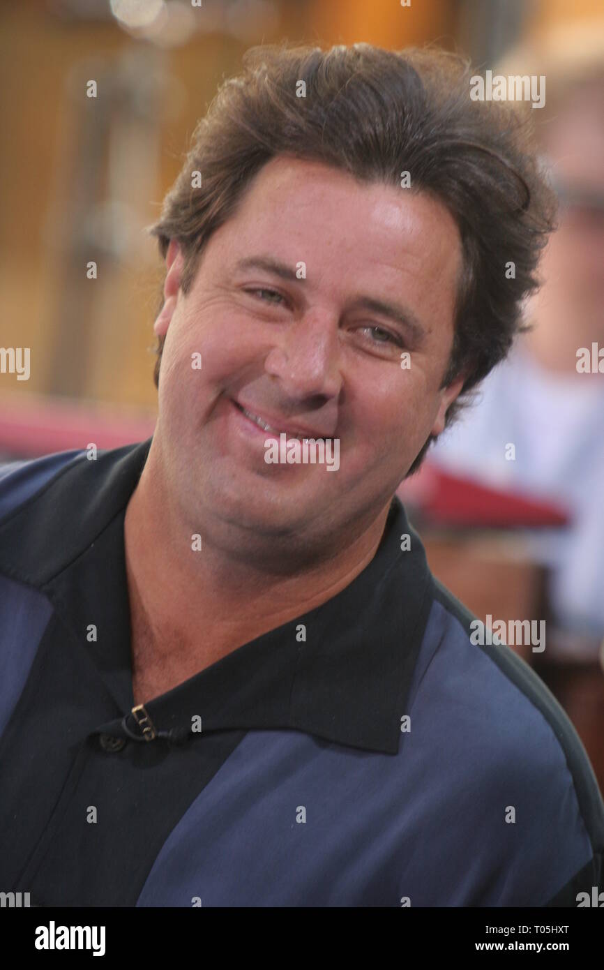 VINCE GILL PERFORMING AT THE NBC CONCERT SERIES, ROCKEFELLER CENTER