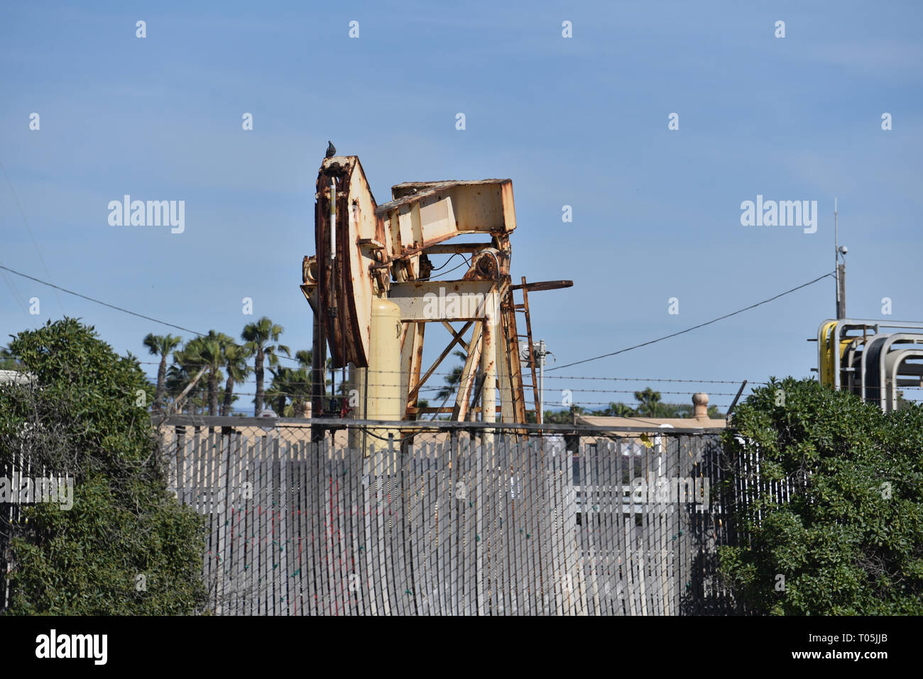 An oil pump jack in Southern California Stock Photo Alamy
