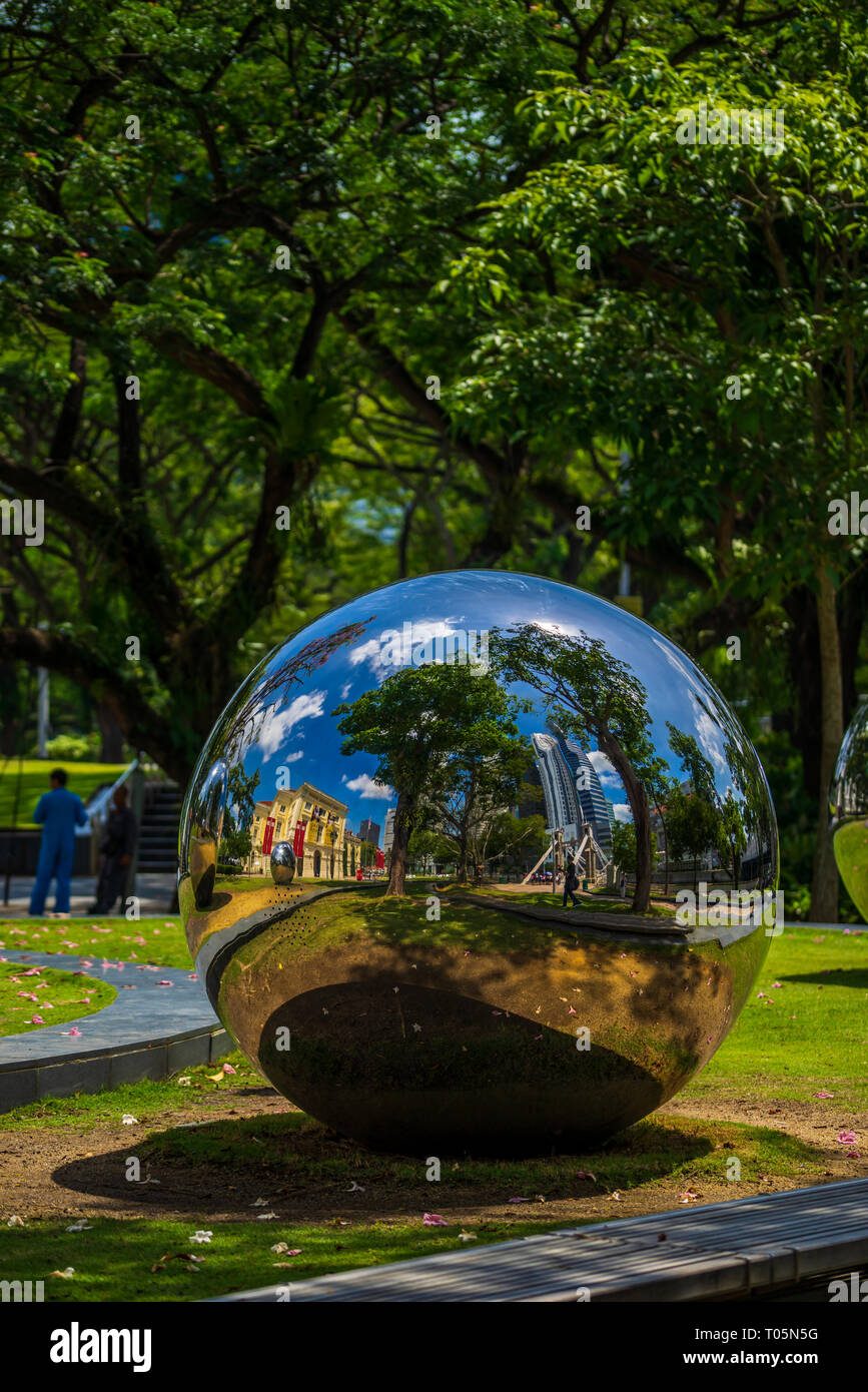 Giant Mirror Ball Sphere in Singapore City Centre Stock Photo Alamy