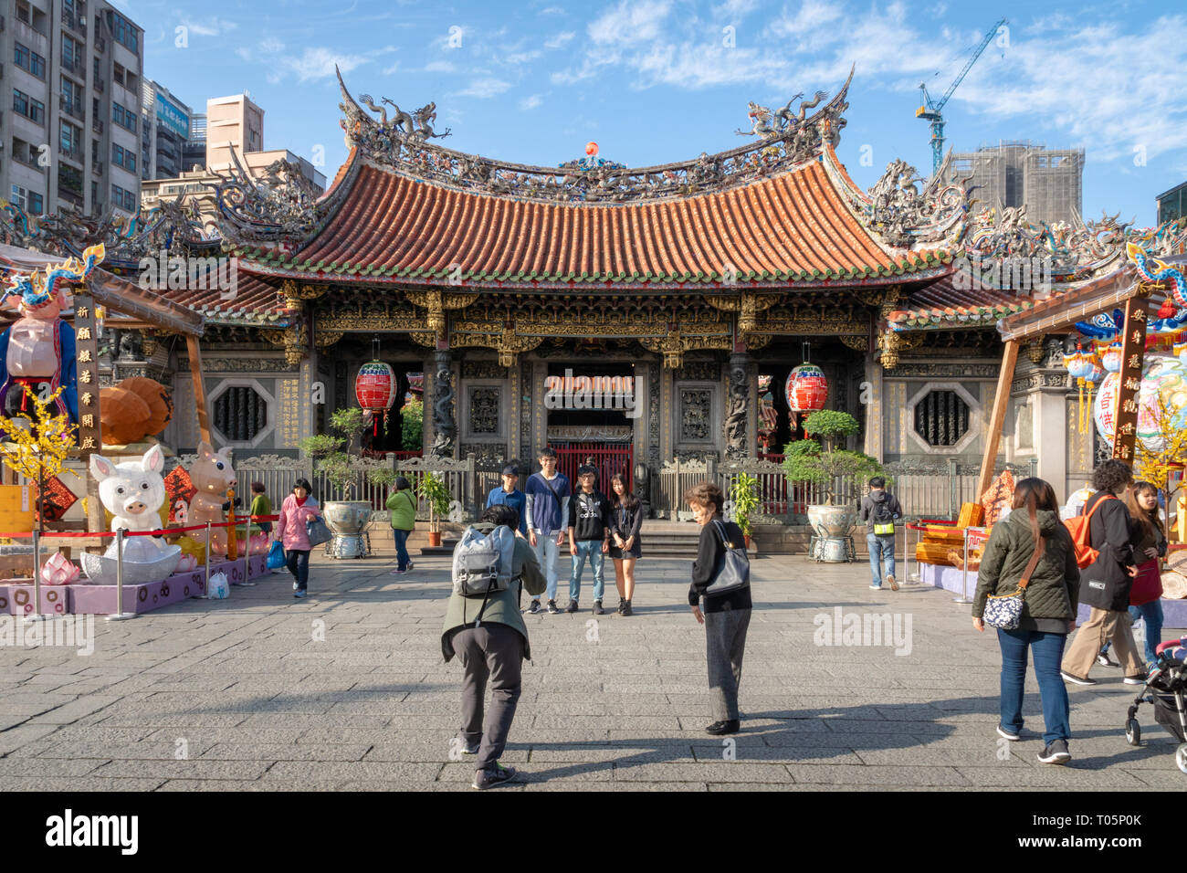 Old taiwanese temple hi-res stock photography and images - Alamy
