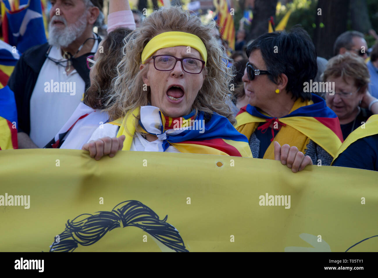 Madrid, Spain. 16th March 2019. A woman seen shouting during the protest. Hundreds of Catalans protest in Madrid for independence, for self-determination and for the freedom of the political prisoners. Credit: SOPA Images Limited/Alamy Live News Stock Photo