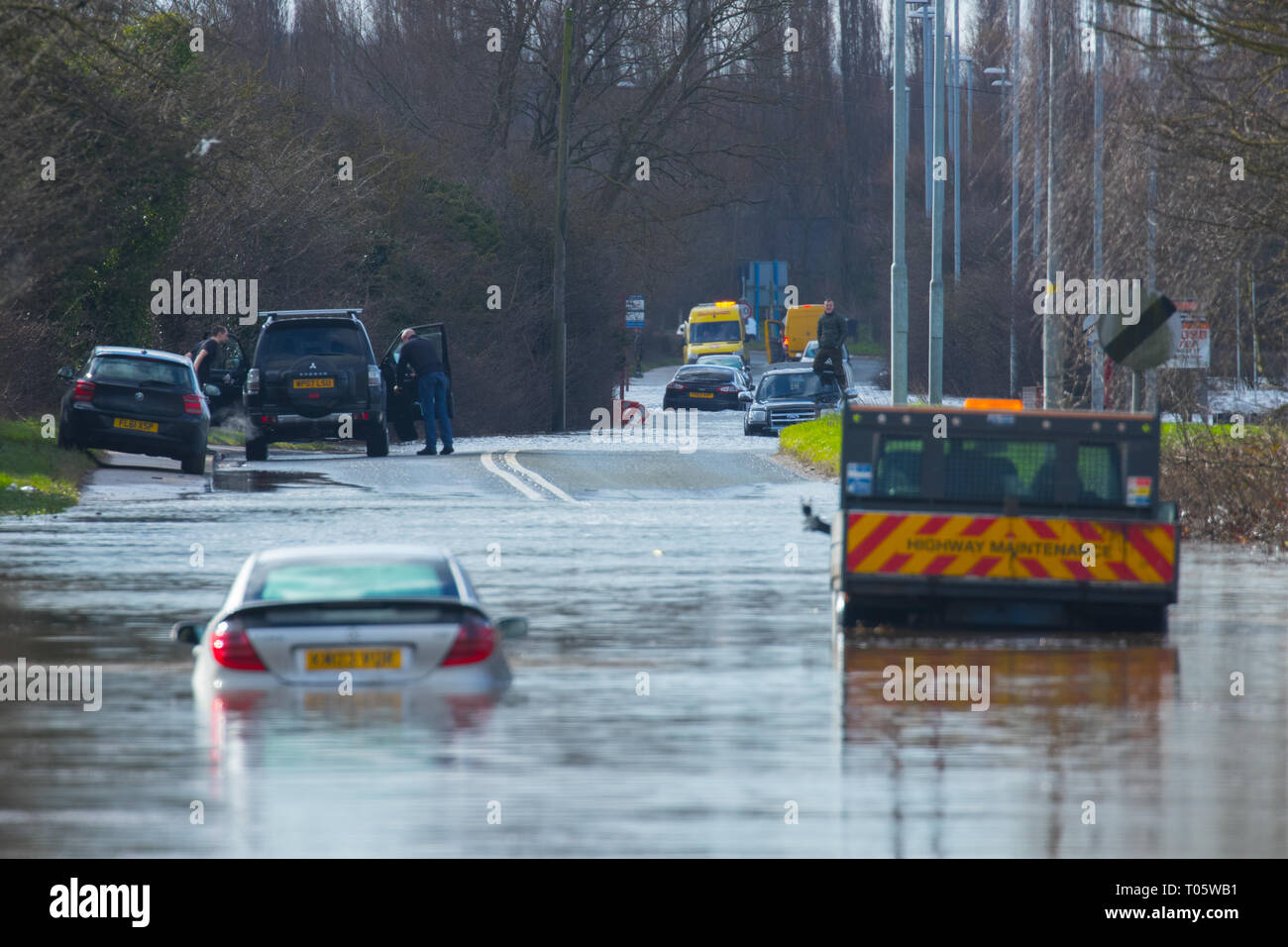 West Yorkshire, UK. 17th March 2019. Stranded motorists in Castleford floods on Lock Lane, between Allerton Bywater & Castleford. Credit Yorkshire Pics/Alamy Live News Stock Photo