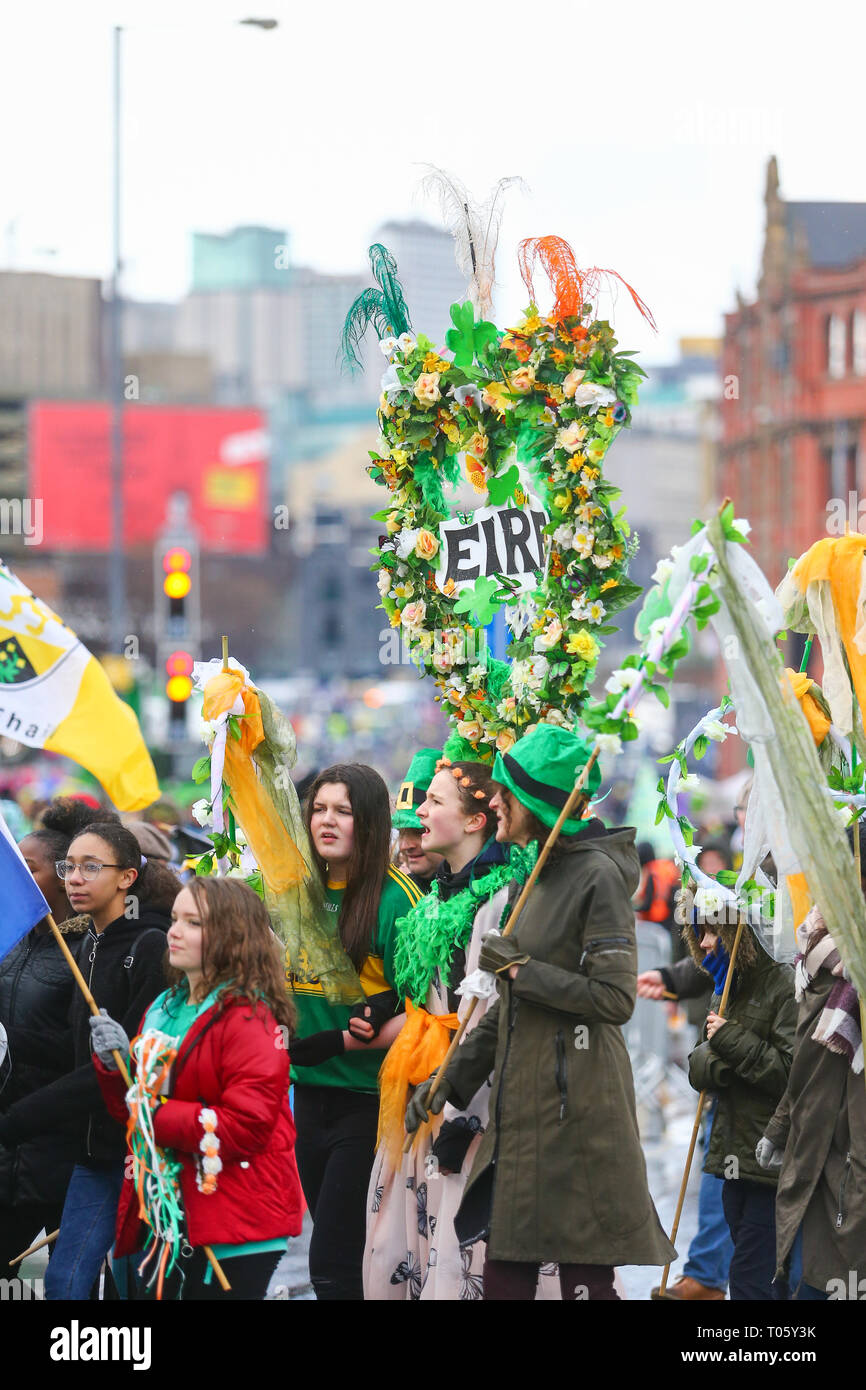 St Patrick's day parade in Birmingham UK Stock Photo - Alamy