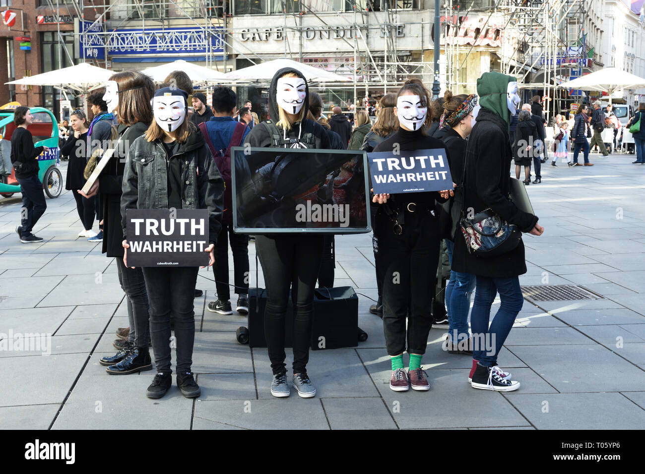 Vienna, Austria. March 17, 2019. Campaign for Animal Rights at the Stock in Eisen Platz in Vienna. Credit: Franz Perc / Alamy Live News Stock Photo