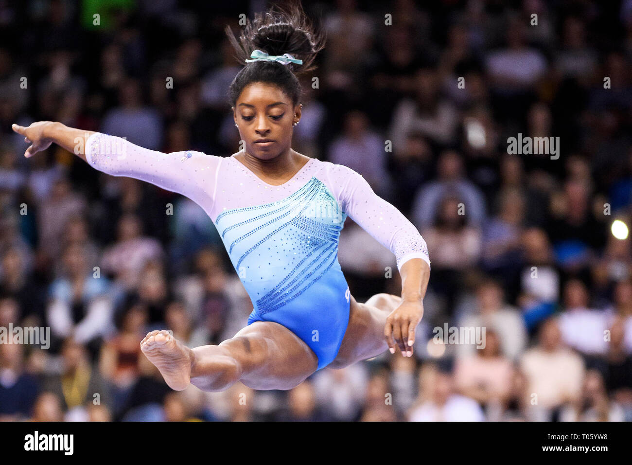 Professional gymnast turngeraet hi-res stock photography and images - Alamy