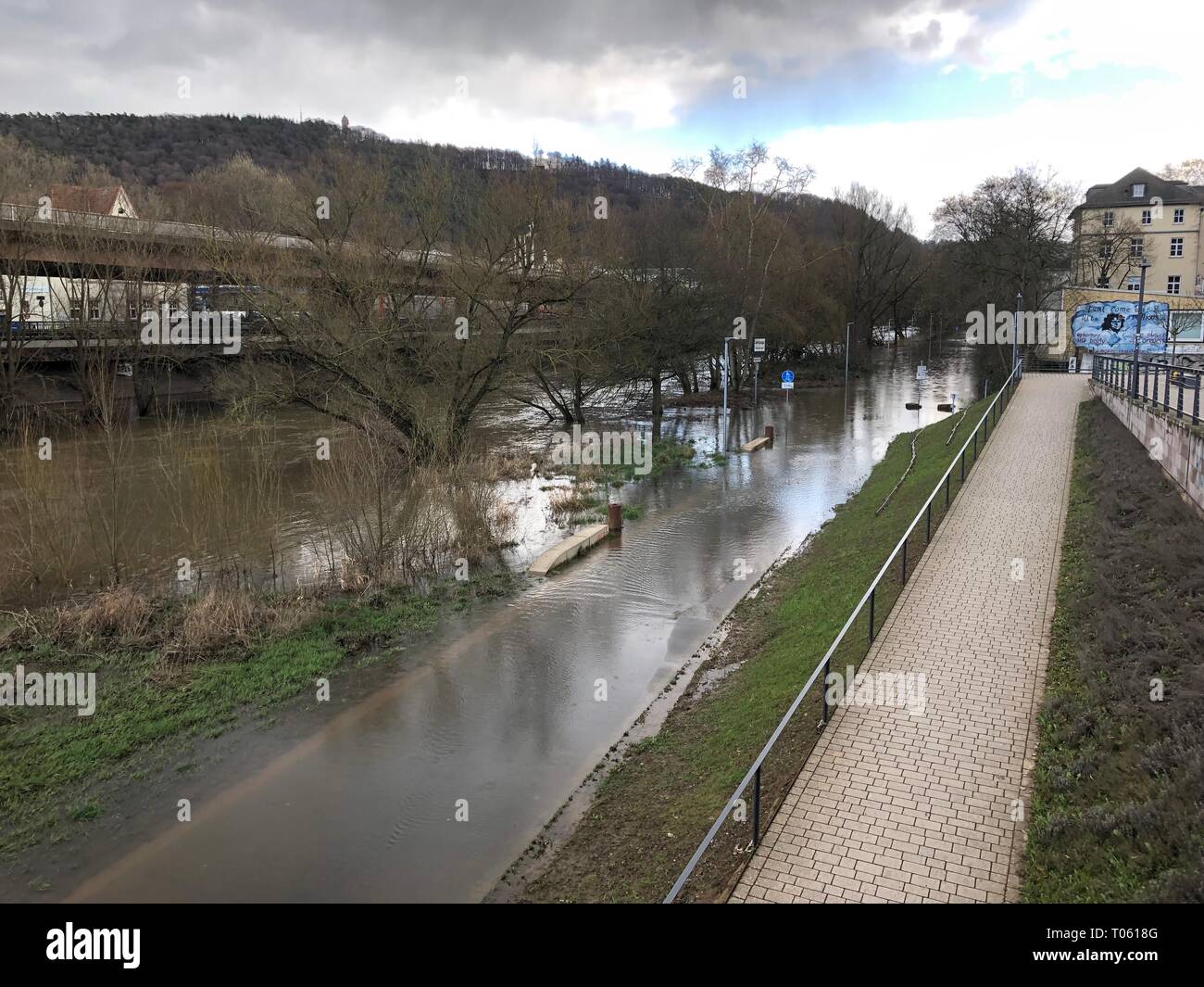 Marburg, Germany. 17th Mar, 2019. Marburg Hochwasser Lahn tritt über