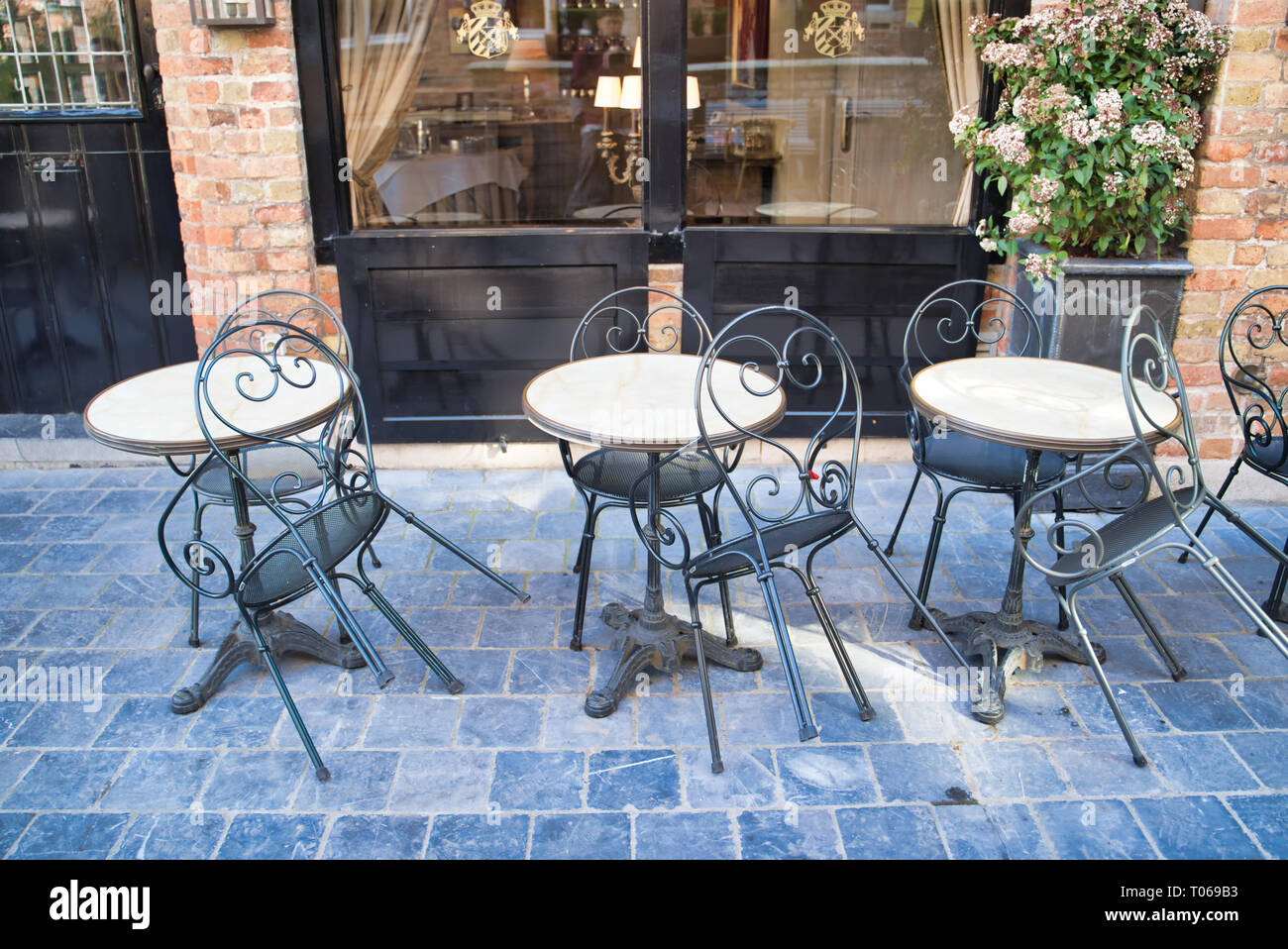 Cafe Tables Window Restaurant High Resolution Stock Photography and ...