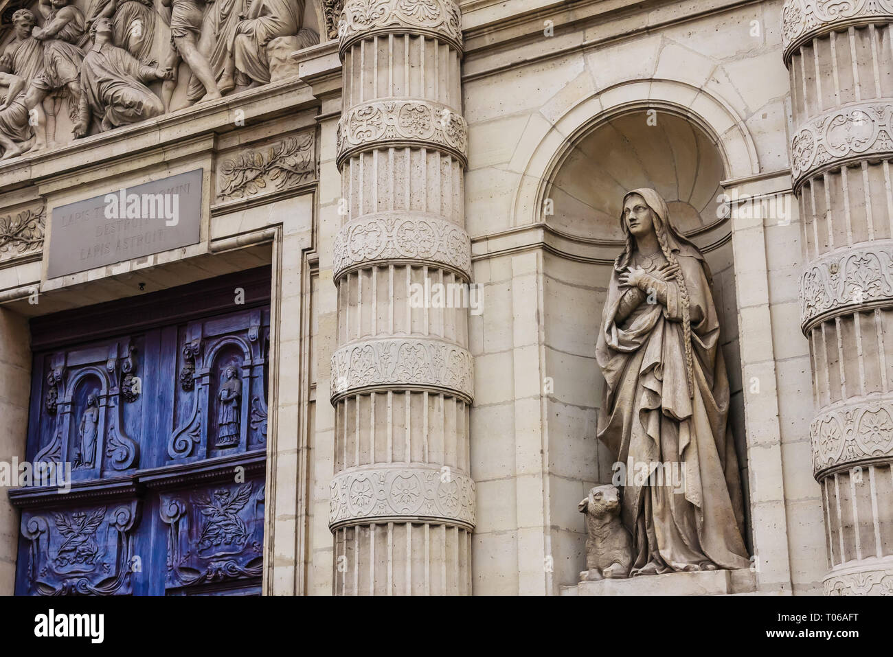 Statue next to the main portal of the parish church of SaintEtienneduMont, Montagne Sainte