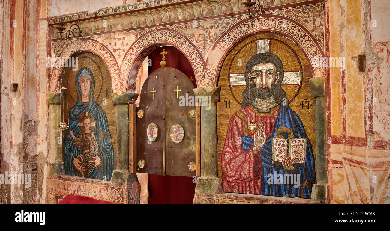 Pictures & images of the iconostasis screen mosaics in the Gelati ...