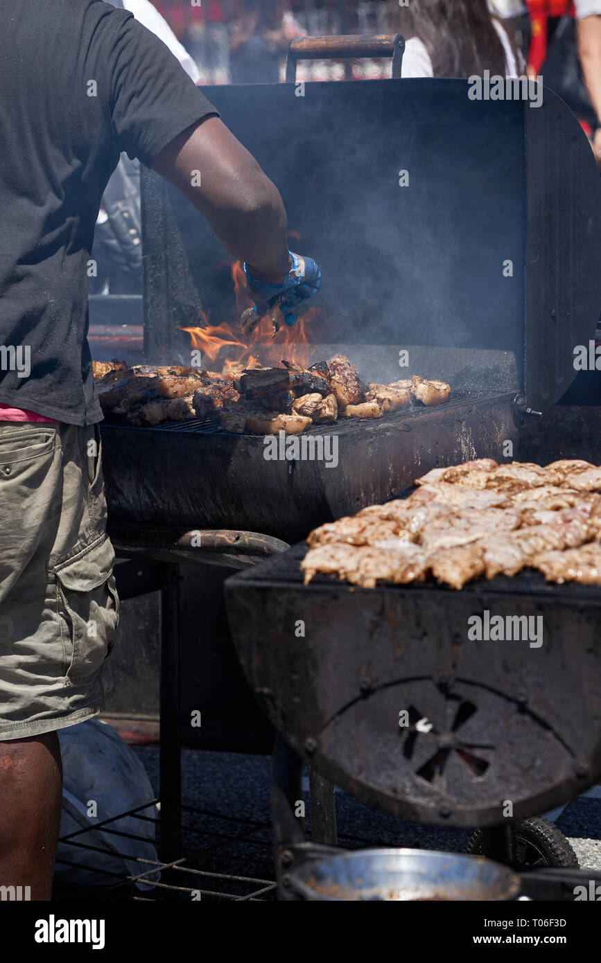 Flaming barbecue grill hi-res stock photography and images - Alamy