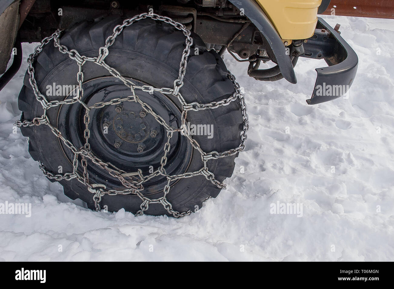 Schneekette - snow chain 01 Stock Photo - Alamy