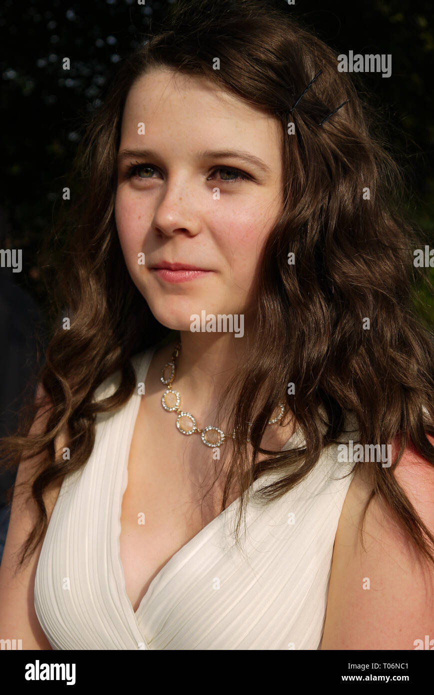 Teen girl in prom dress hi-res stock photography and images - Alamy