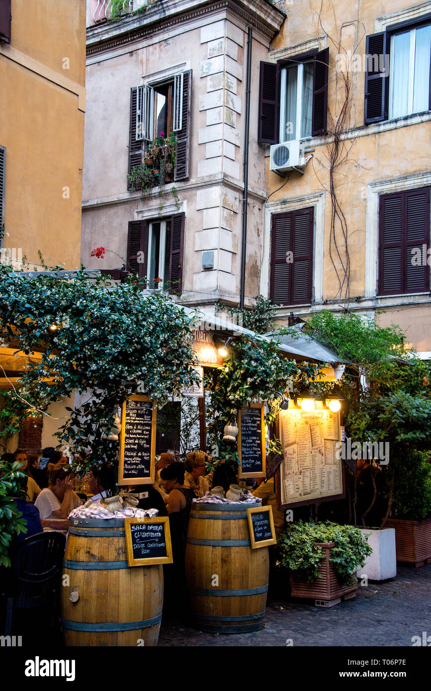 Trattoria in Trastevere, Rome, Italy Stock Photo - Alamy