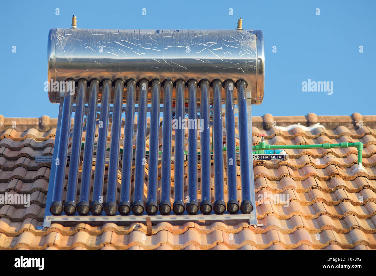 Solar water heating panel tank hires stock photography and images Alamy