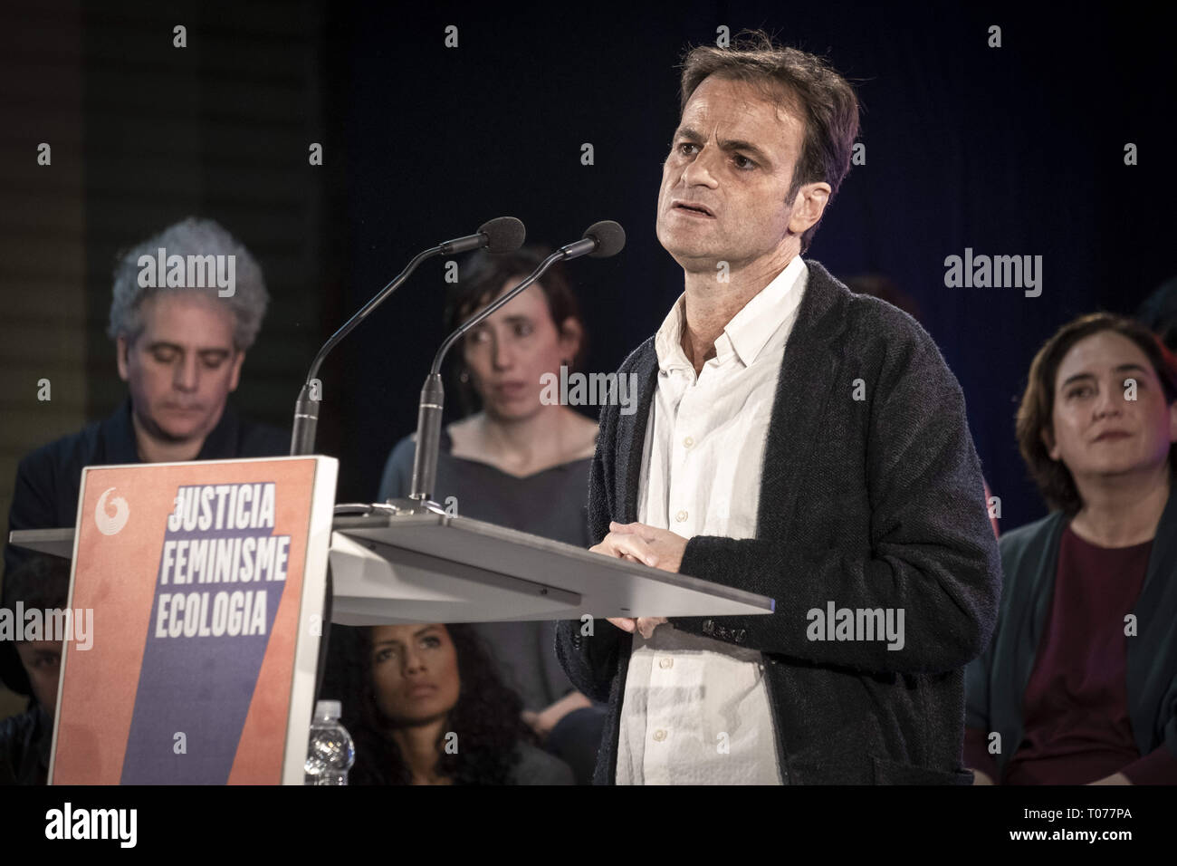 Barcelona, Catalonia, Spain. 17th Mar, 2019. Jaume Asens, candidate for the congress of deputies is seen speaking during the event.More than a thousand people have filled the centre of Les Cotxeres in the popular neighbourhood of Sant to support the electoral campaign of Barcelona in ComÃº of which the mayor Ada Colau is head of the list. Credit: Paco Freire/SOPA Images/ZUMA Wire/Alamy Live News Stock Photo