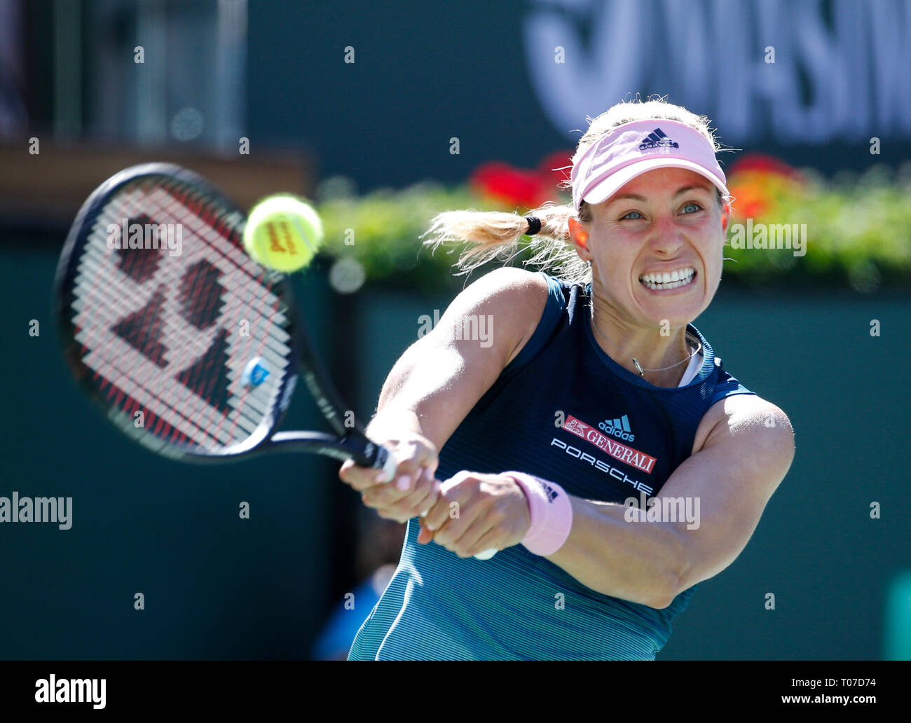 Bianca andreescu 2019 bnp open hi-res stock photography and images - Alamy
