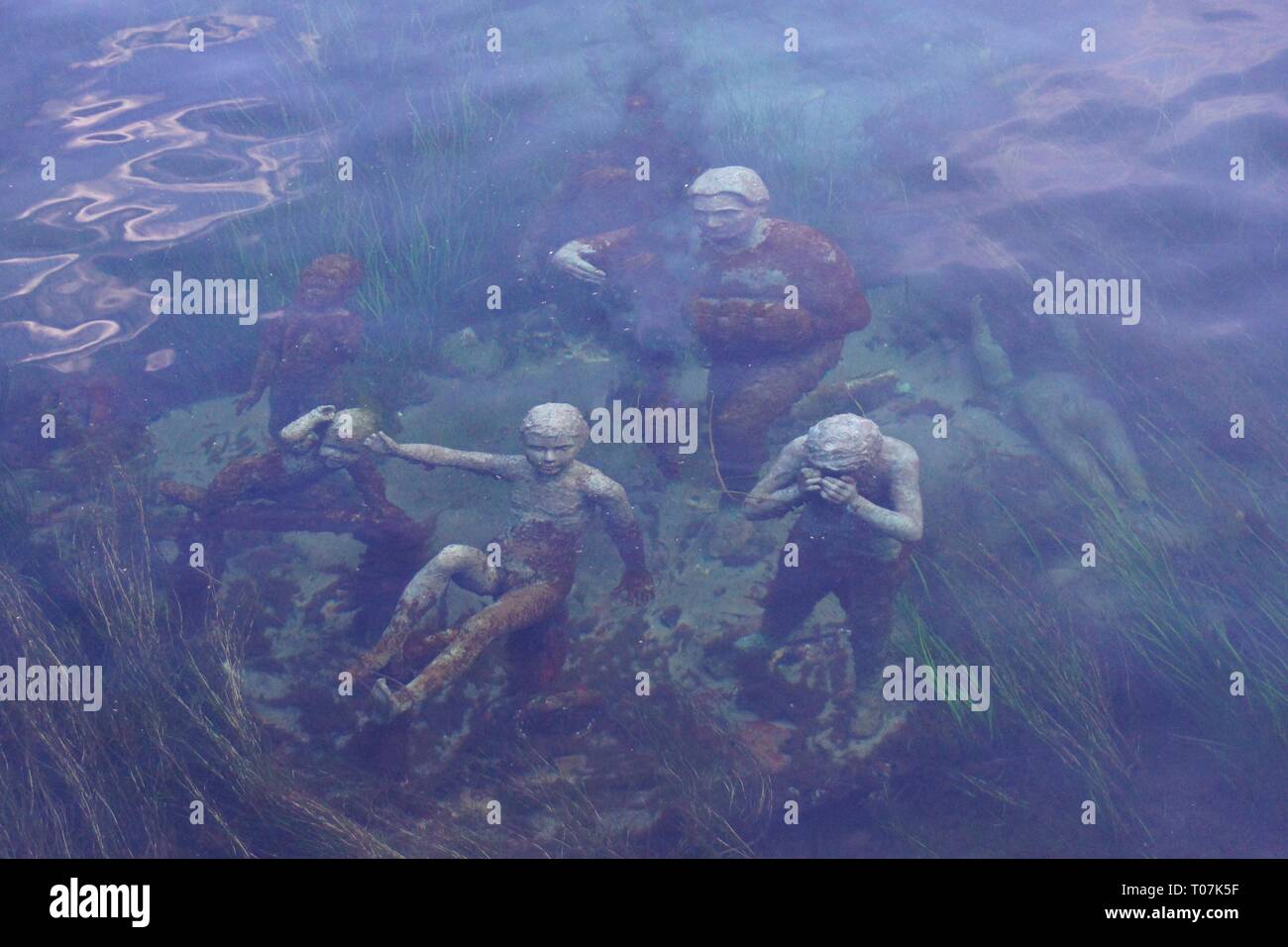 Underwater sculpture hires stock photography and images Alamy