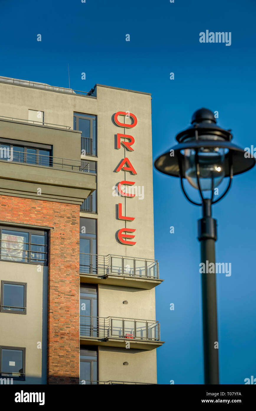 Oracle script hi-res stock photography and images - Alamy