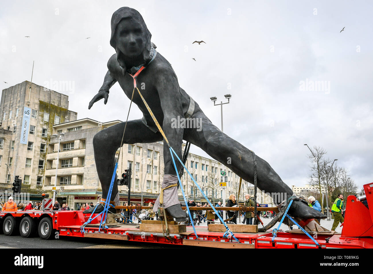 Largest cast bronze sculpture in uk hires stock photography and images