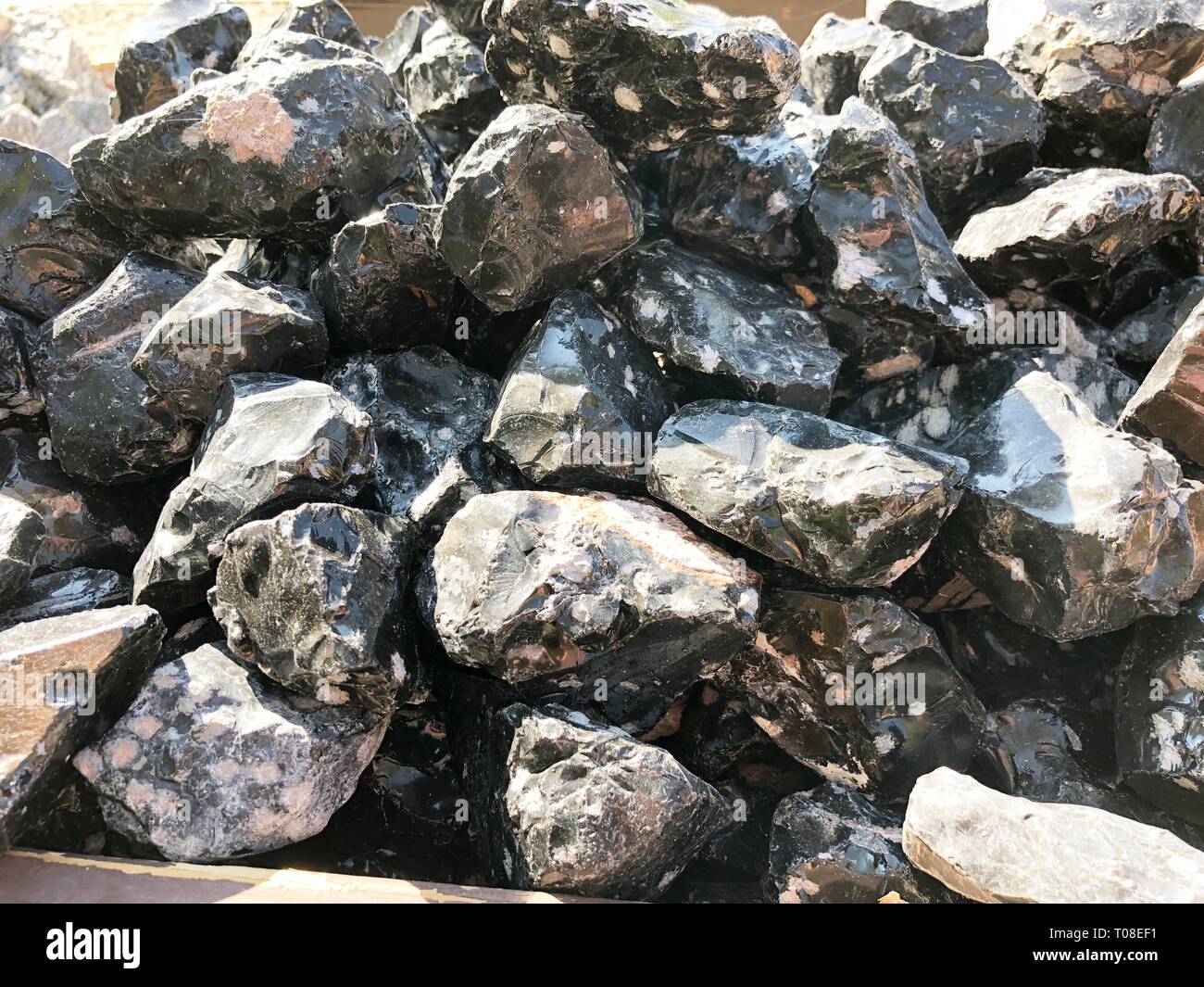 Medium Close Up Of Utah Snowflake Obsidian Rocks Piled On A Table Stock Photo Alamy