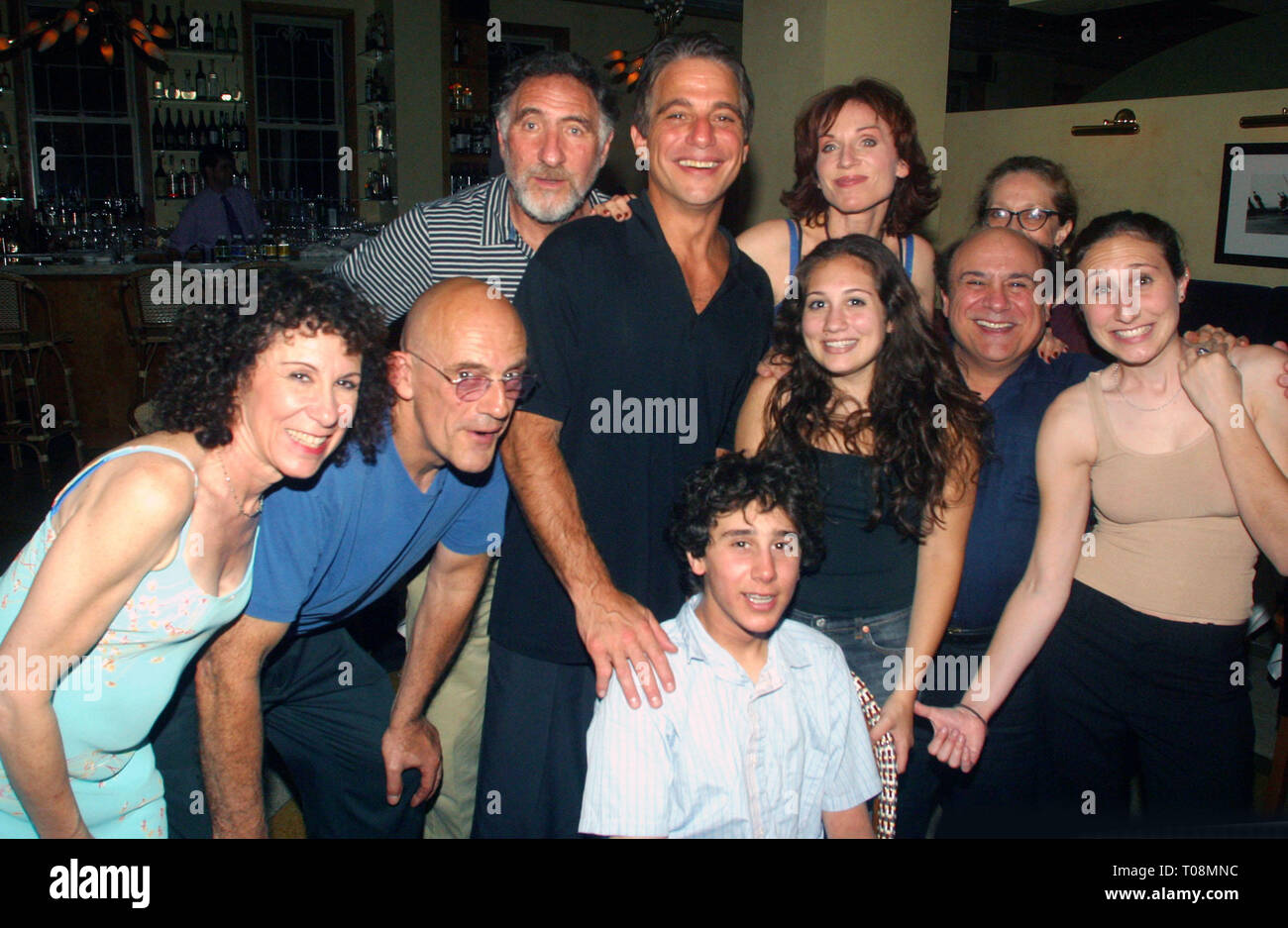 THE CAST OF 'TAXI' RHEA PEARLMAN, CHRISTOPHER LLOYD, JUDD HIRSCH, TONY DANZA, MARILU HENNER, DANNY DeVITO, CAROL KANE ALONG WITH DeVITO AND PEARLMAN'S CHILDREN GRACIE LUCIE AND JAKE AT THE WASHINGTON PARK RESTAURANT OWNED BY HENNER'S SISTER 07/05/02 Photo By John Barrett/PHOTOlink Stock Photo