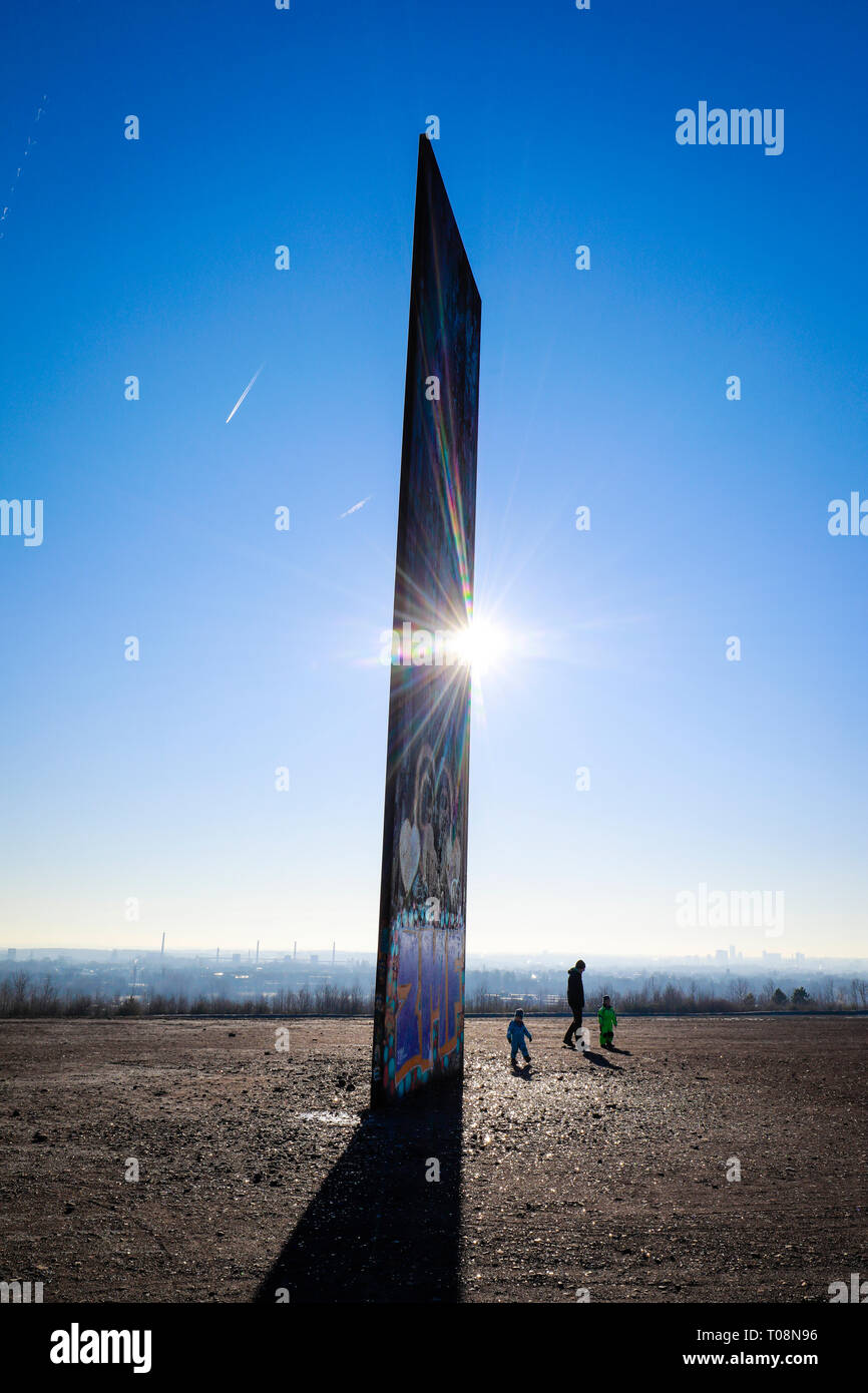 20.01.2019, Essen, North Rhine-Westphalia, Germany - Halde Schurenbach with the sculpture Bramme for the Ruhr area by Richard Serra. 00X190120D010CARO Stock Photo