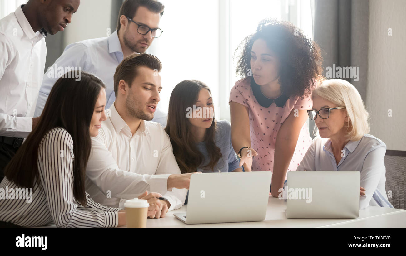 Multicultural businesswomen hi-res stock photography and images - Alamy