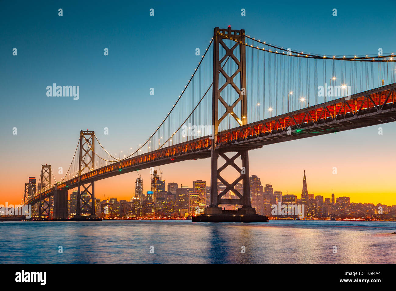 Classic panoramic view of San Francisco skyline with famous Oakland Bay