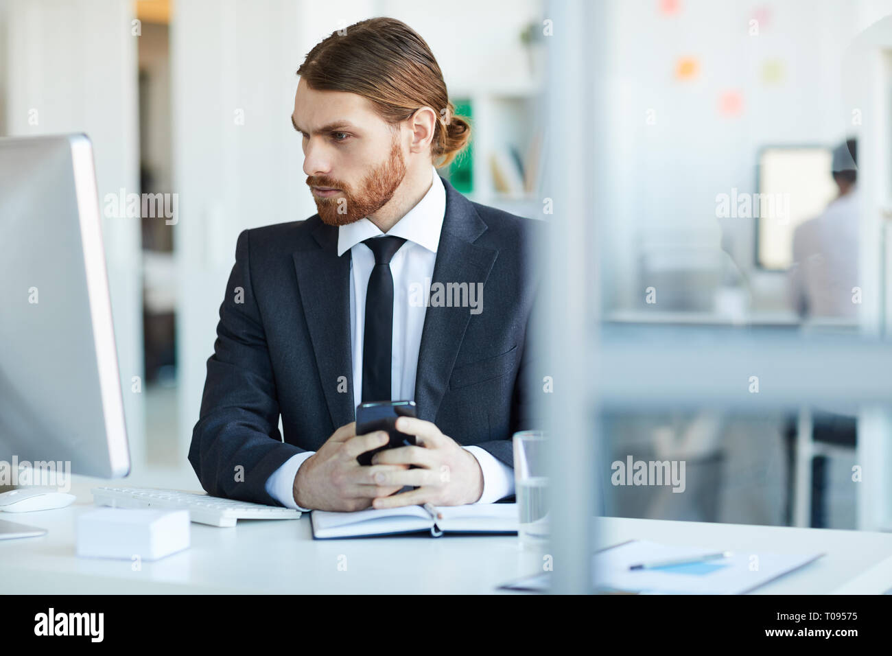 Young banker in front computer hi-res stock photography and images - Alamy