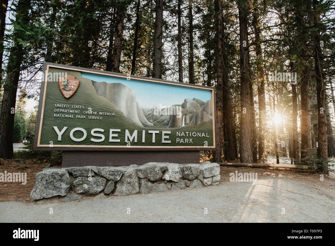 Entrance sign yosemite national park hi-res stock photography and